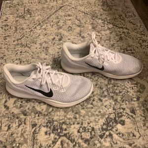 Nike women’s athletic running shoes